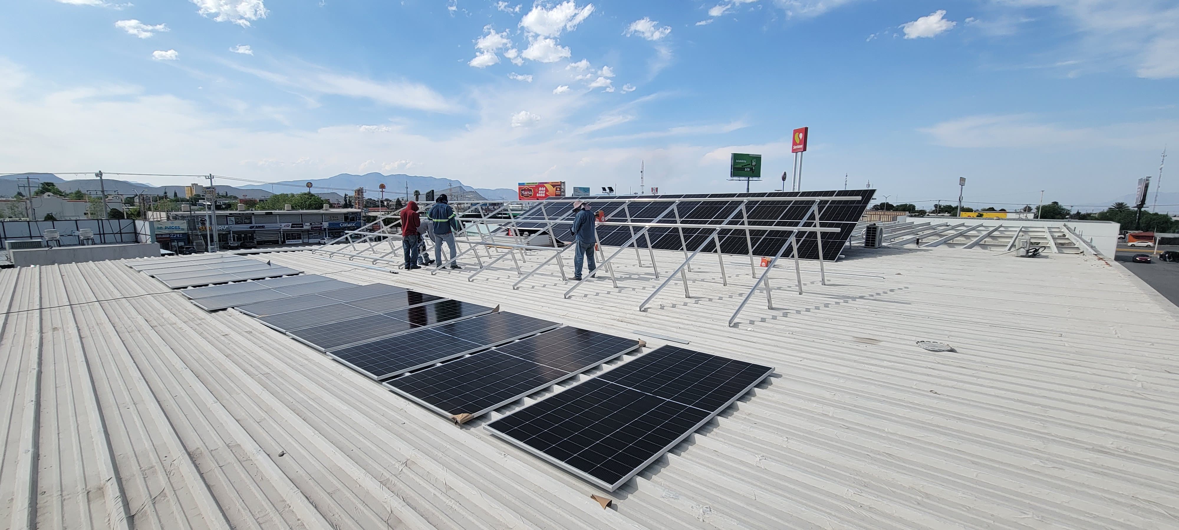 Instalación del sistema solar de Marsa Sucursal Sur en Saltillo — obra real ProEnergy